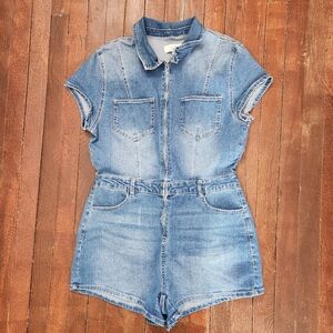 Love Tree Denim Short Sleeve Denim  Romper – Size Large